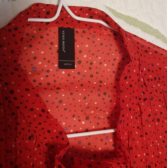 Vero Moda brand new blouse - Picture 4 of 5
